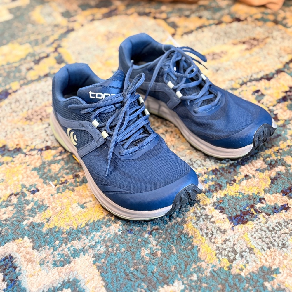 Topo Terraventure 3 Women's size 10 blue/mint trail runners